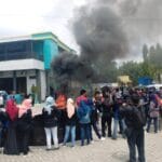 Tuntut Pembangunan Jaringan Listrik, IPMAL Demo PLN Pinrang | InsanNews InsanNews | Inspiratif dan Terpercaya